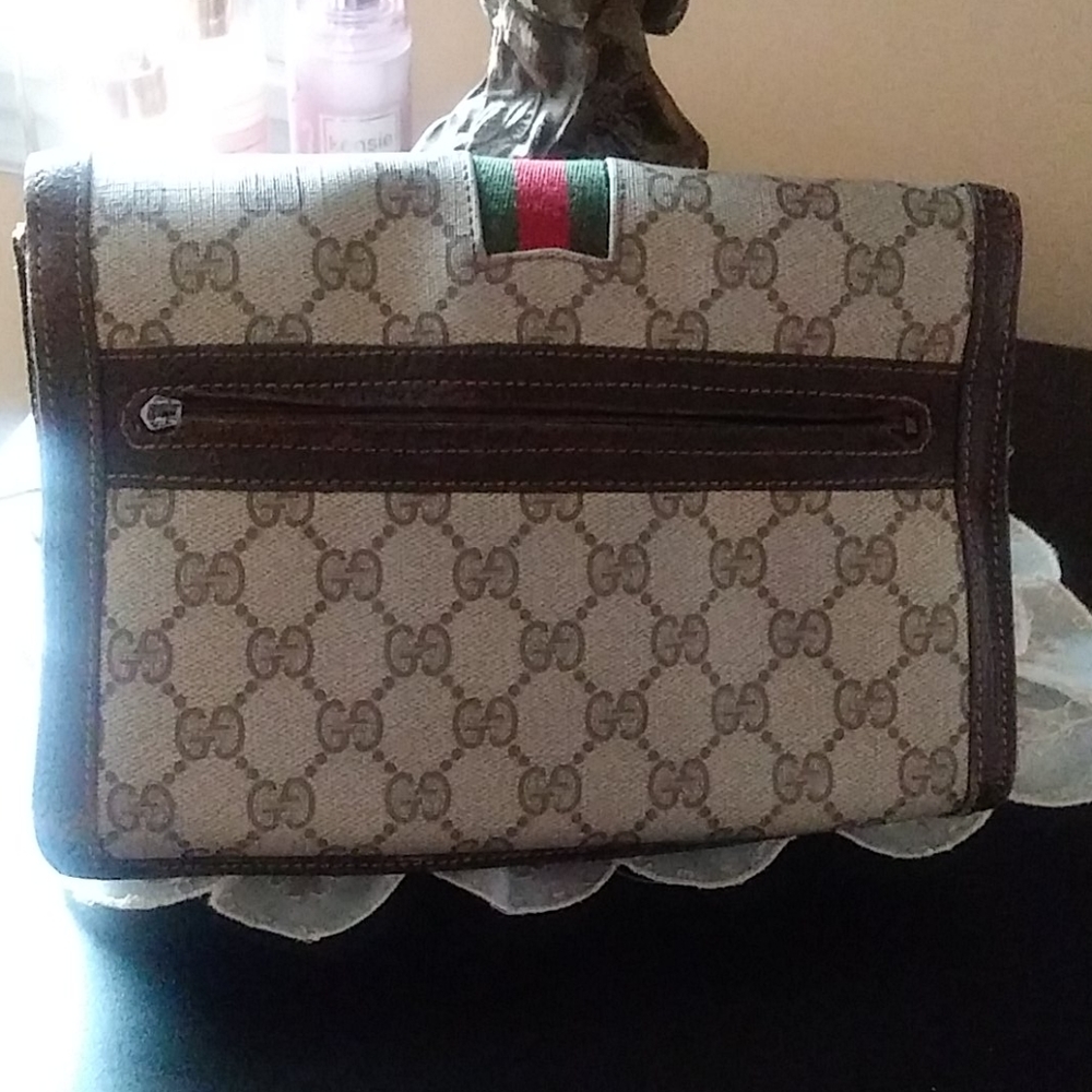 Gucci Clutch FLASH SALE - Picture 2 of 8